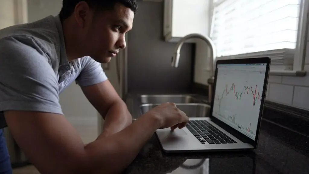 مزایا و معایب شغل معامله‌گری