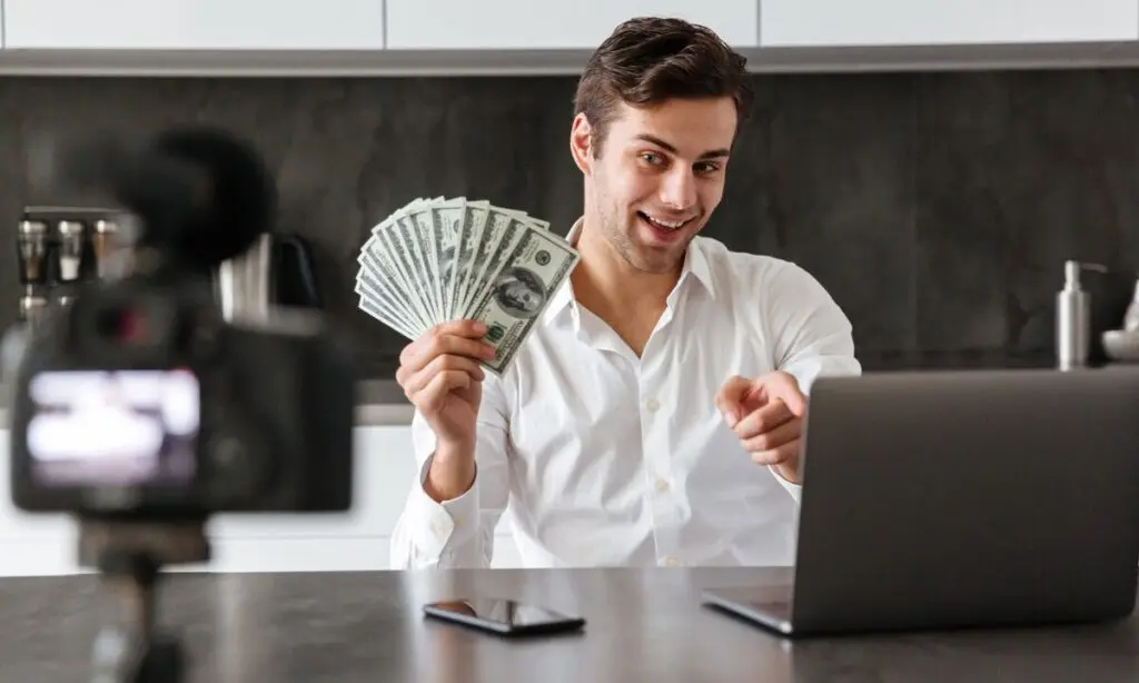 دورکاری برای مشتری مستقیم و شرکتهای خارجی