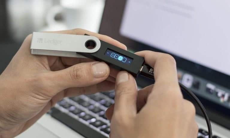 کیف پول لجر (Ledger)
