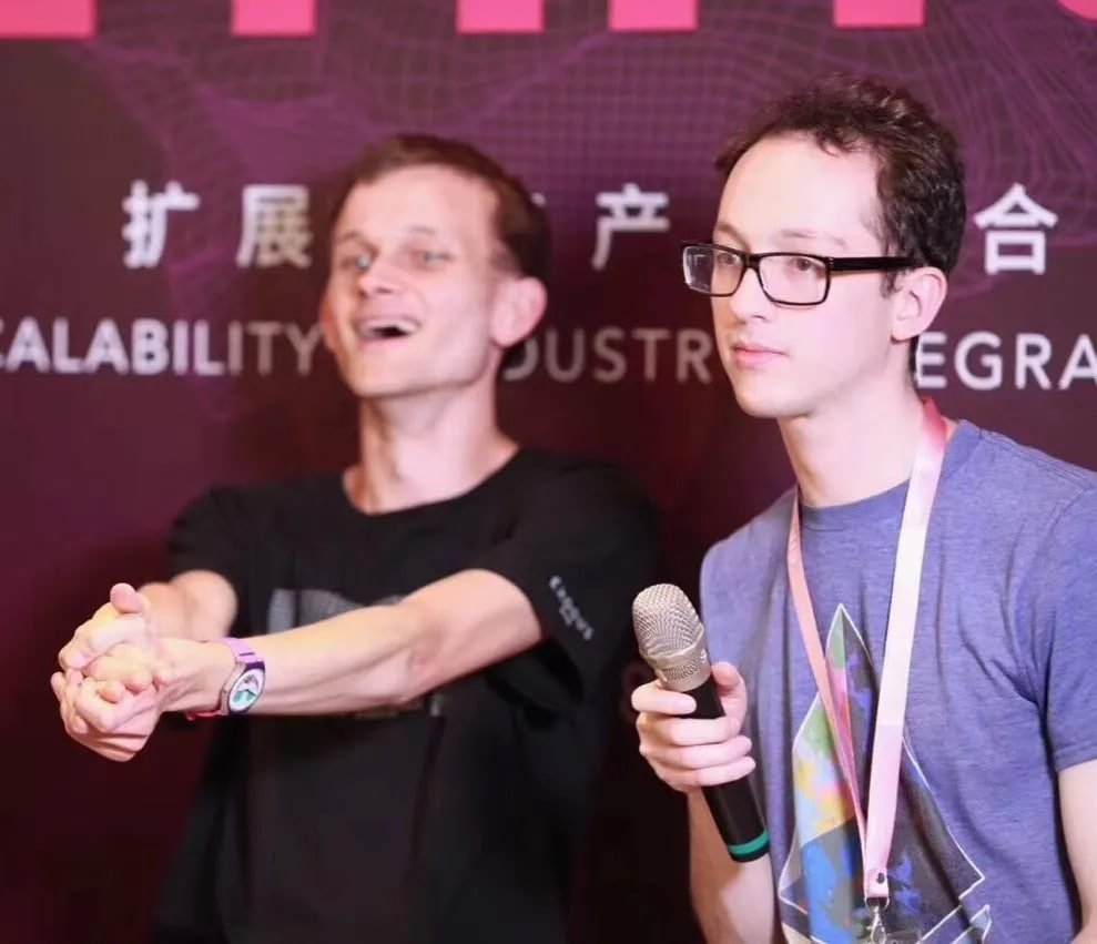 هایدن آدامز و ویتالیک بوترین