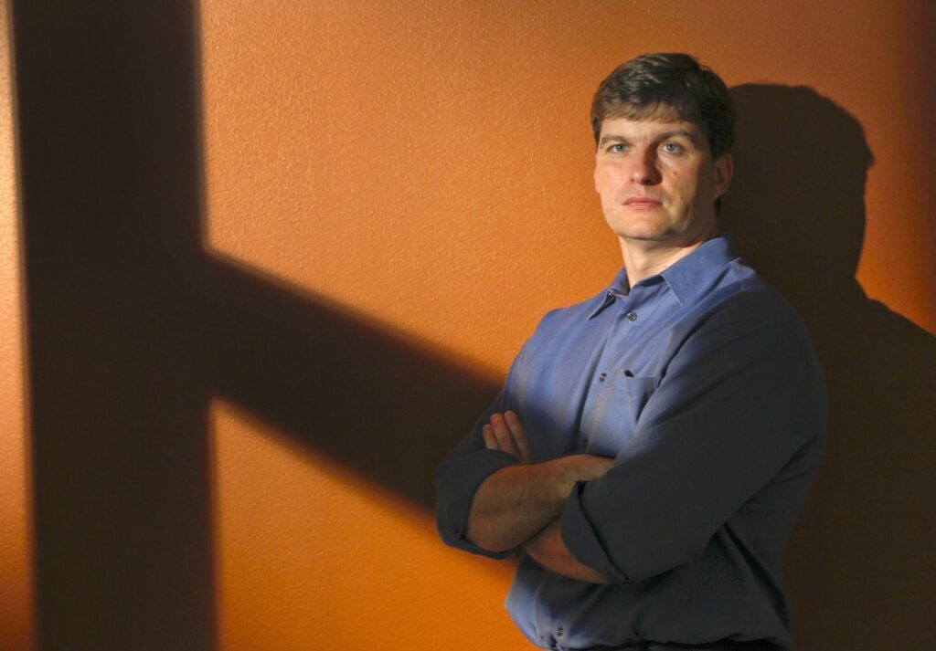 مایکل بری (Michael Burry)؛ سود بردن از اشتباهات جمعی بازار